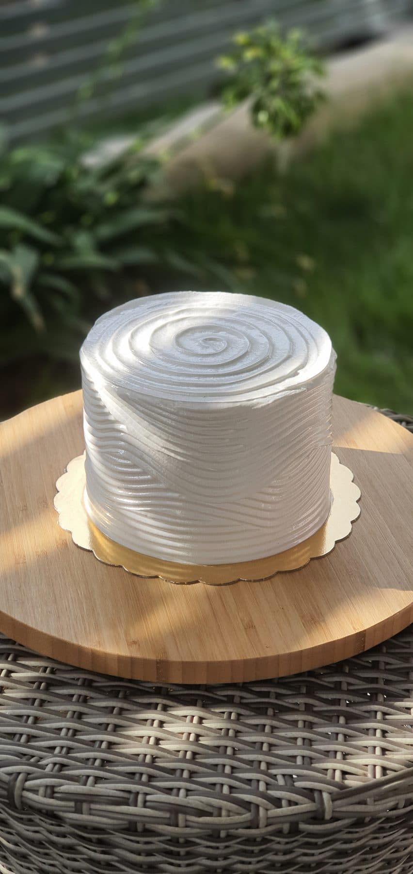 Tarta de buttercream blanco minimalista texturizado